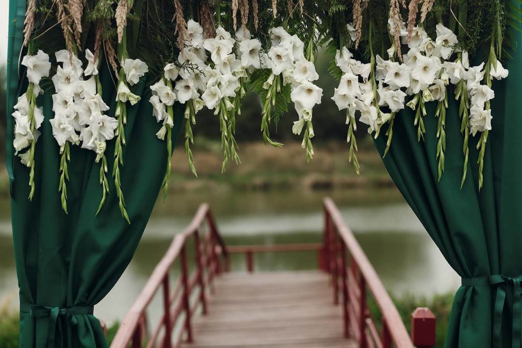 beautiful-stylish-wedding-aisle-pathway-with-white-NP8GGJJ.jpg